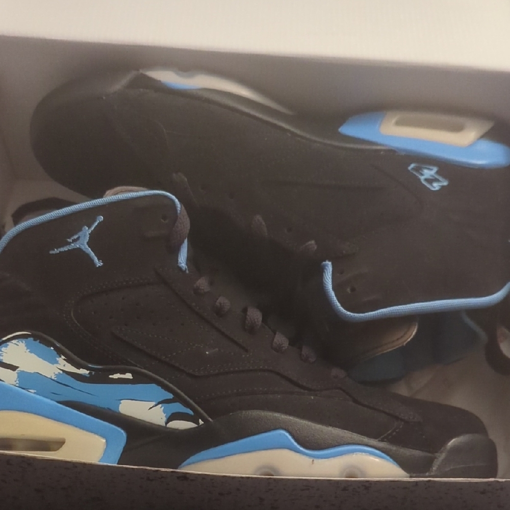 Jordan Athletic Shoes Black and Blue